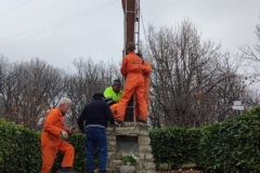 2024-03-20-Montaggio-croce-al-Boscone-1